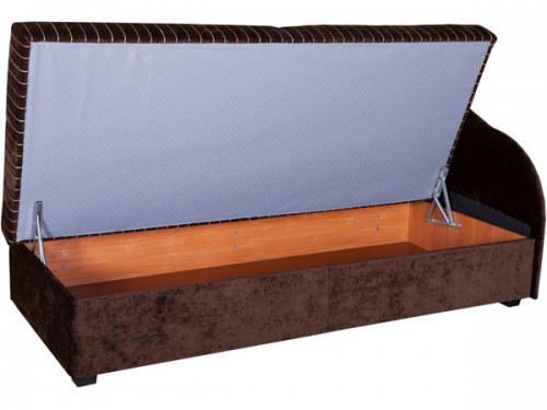 Под спальным местом расположен большой ящик для постельных принадлежностей: